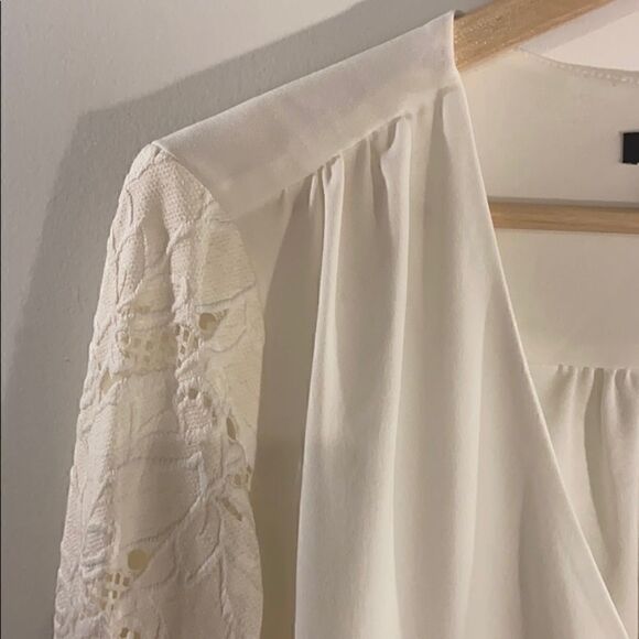 DREW Top with Lace Sleeves - Picture 2 of 12